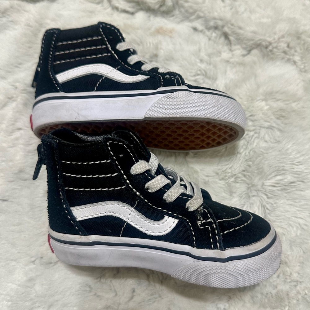 Toddler Vans Sk8 high-zip shoes. Size 4.5 Color Black